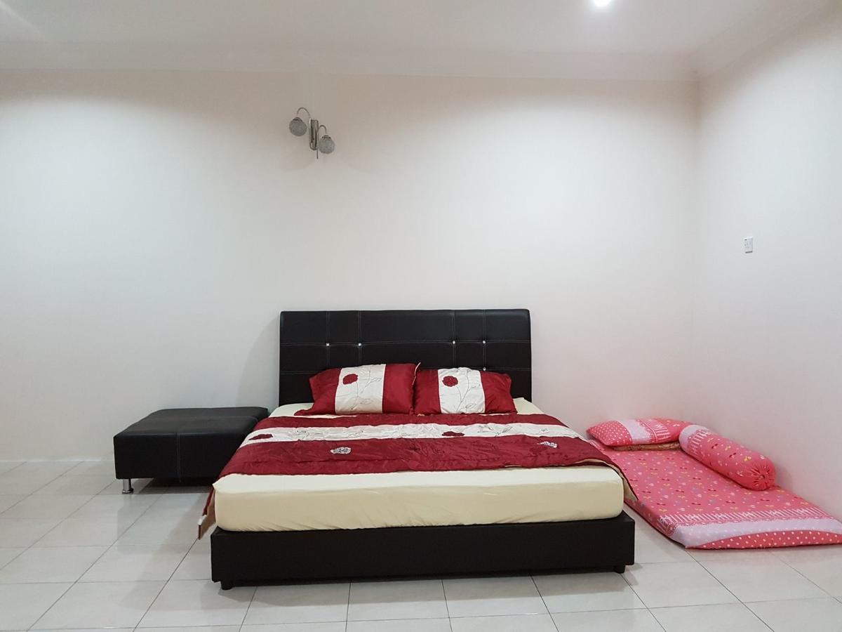 Big Garden Homestay Pantai Remis Ngoại thất bức ảnh