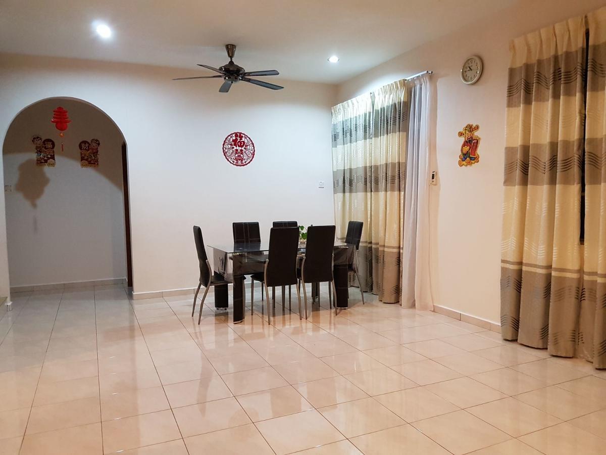 Big Garden Homestay Pantai Remis Ngoại thất bức ảnh
